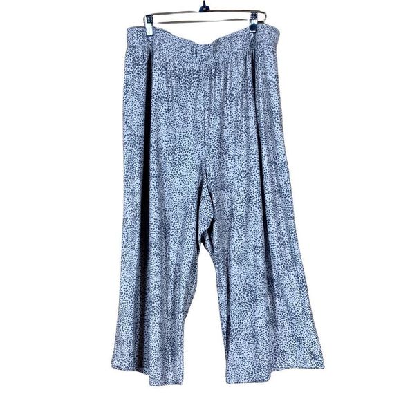 Beyond Yoga Cropped Pant Size 1X - Picture 2 of 5